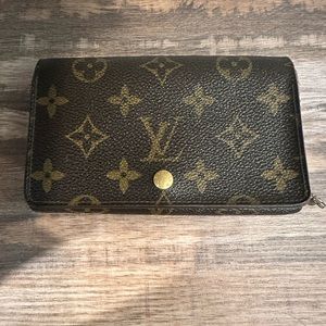 Authentic ⭐️ LOUIS VUITTON Trasor Wallet ⭐️